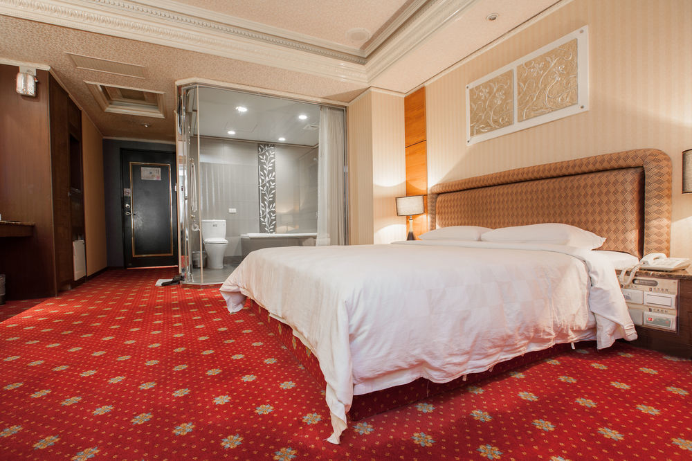 Mila Hotel Taichung Exterior photo