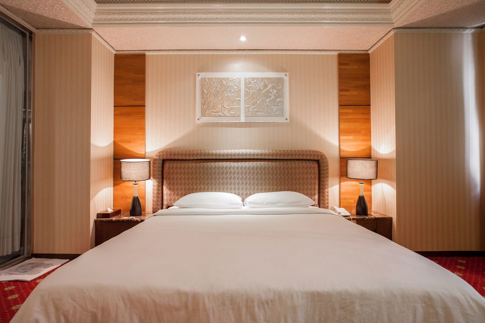 Mila Hotel Taichung Exterior photo