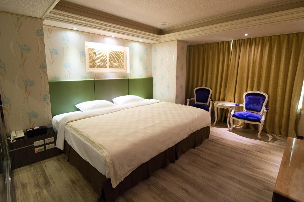 Mila Hotel Taichung Exterior photo