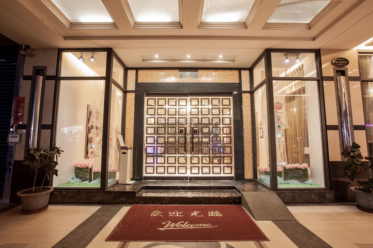 Mila Hotel Taichung Exterior photo